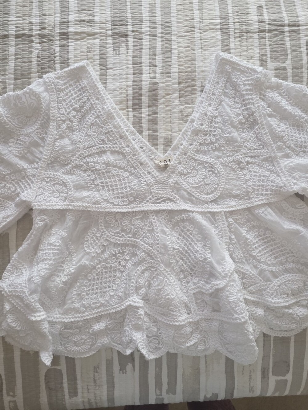 POL White Embroidered V-Neck Peplum Blouse